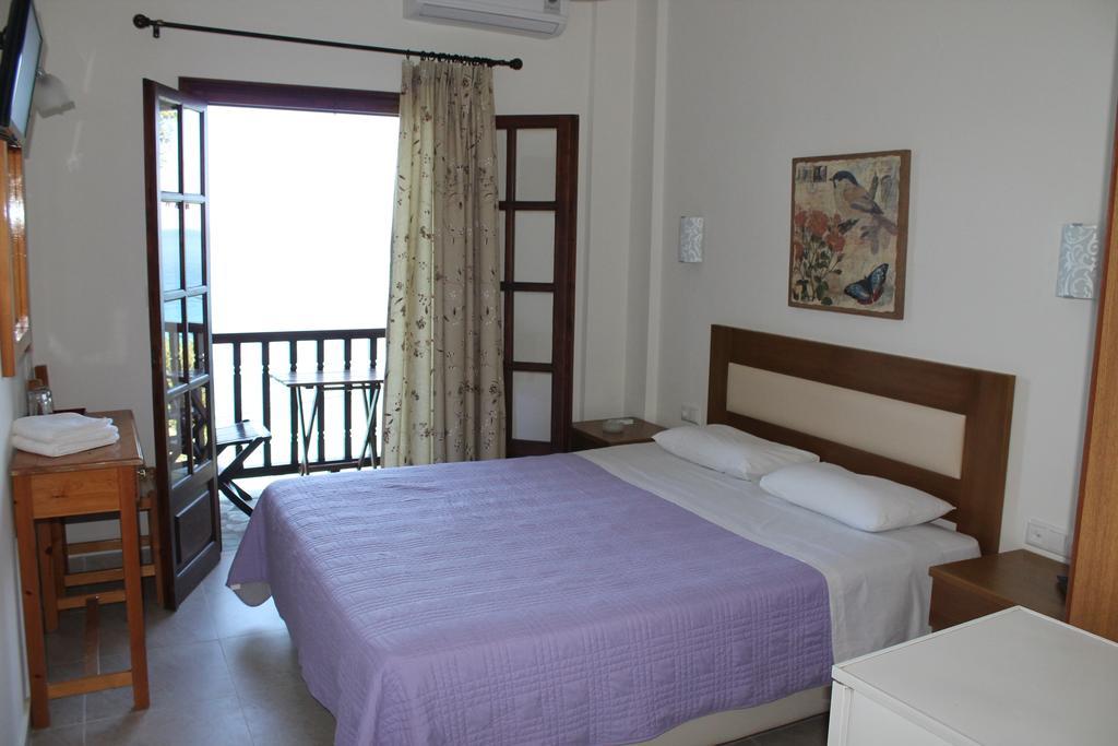 To Mpalkoni Hotel Chorefton Room photo